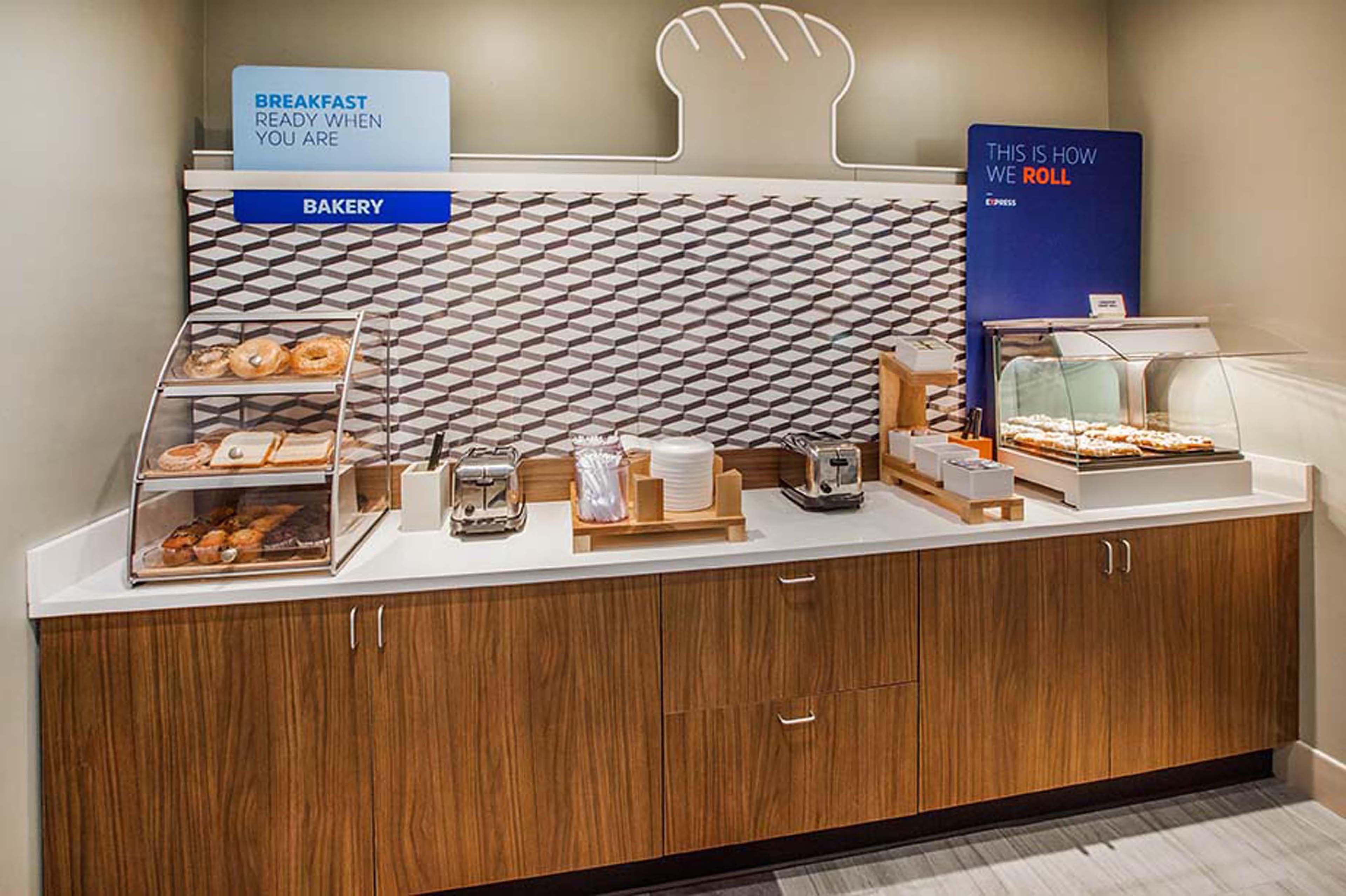 Holiday Inn Express & Suites Lexington Park California By Ihg Buitenkant foto