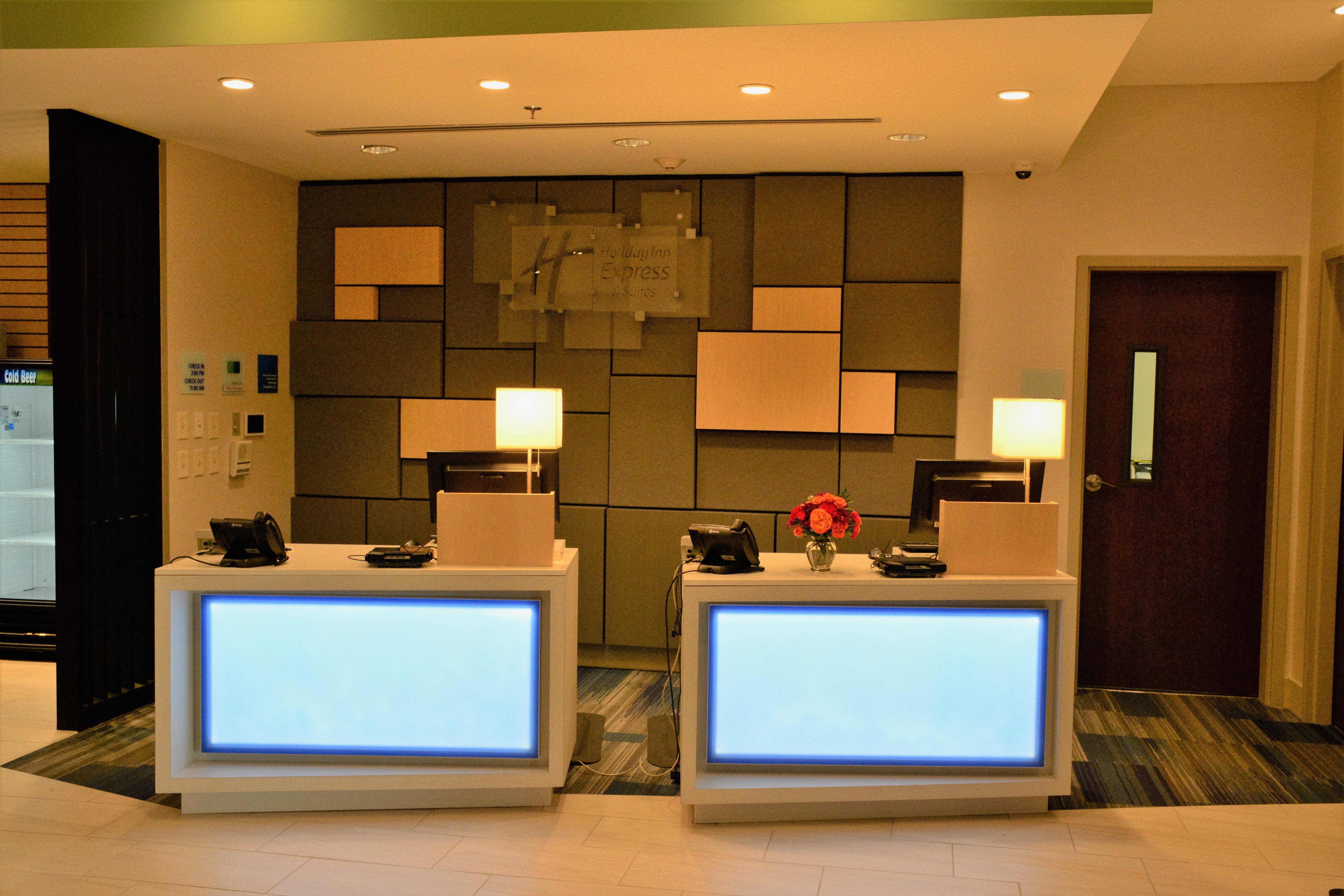 Holiday Inn Express & Suites Lexington Park California By Ihg Buitenkant foto