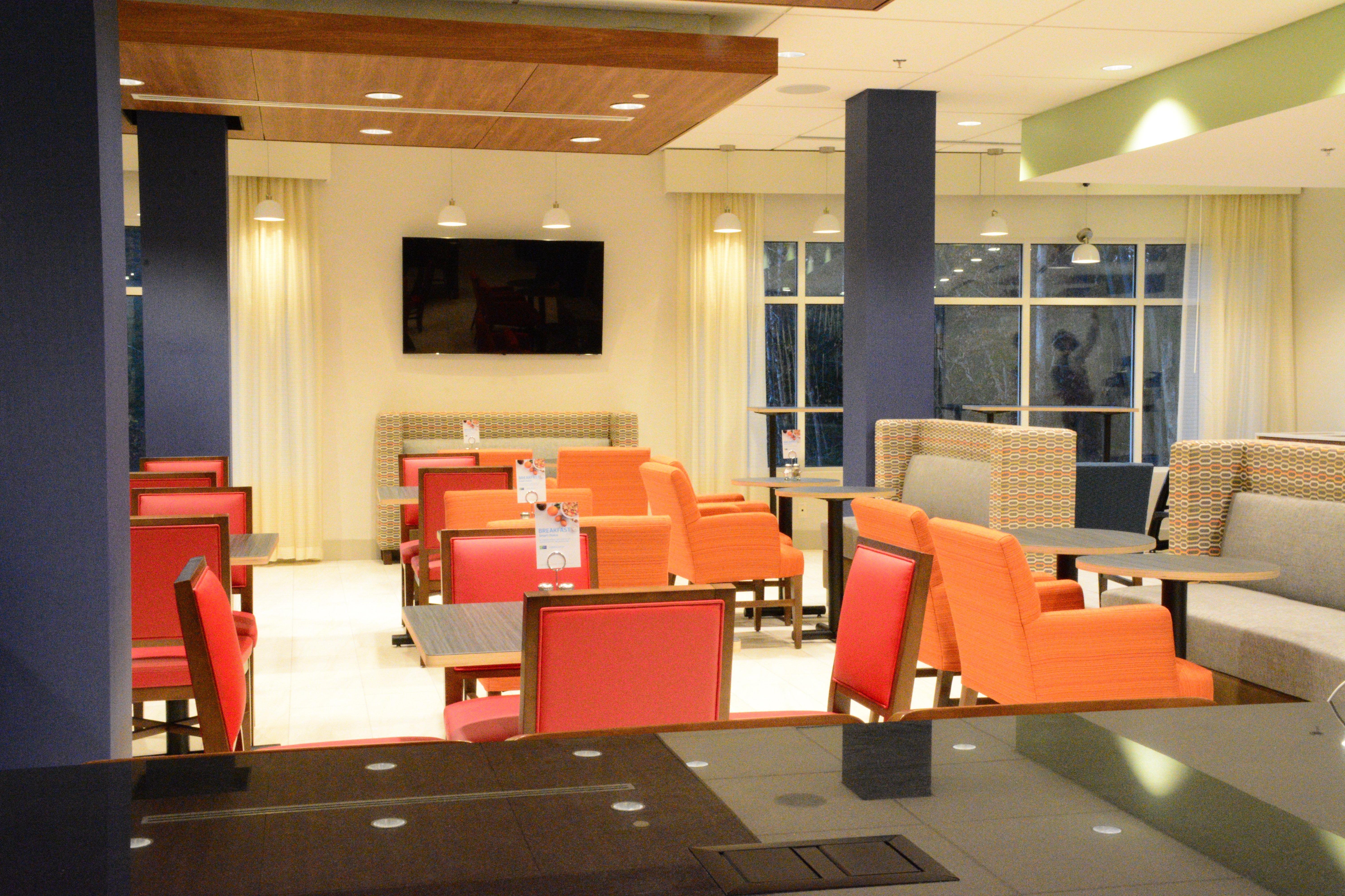 Holiday Inn Express & Suites Lexington Park California By Ihg Buitenkant foto