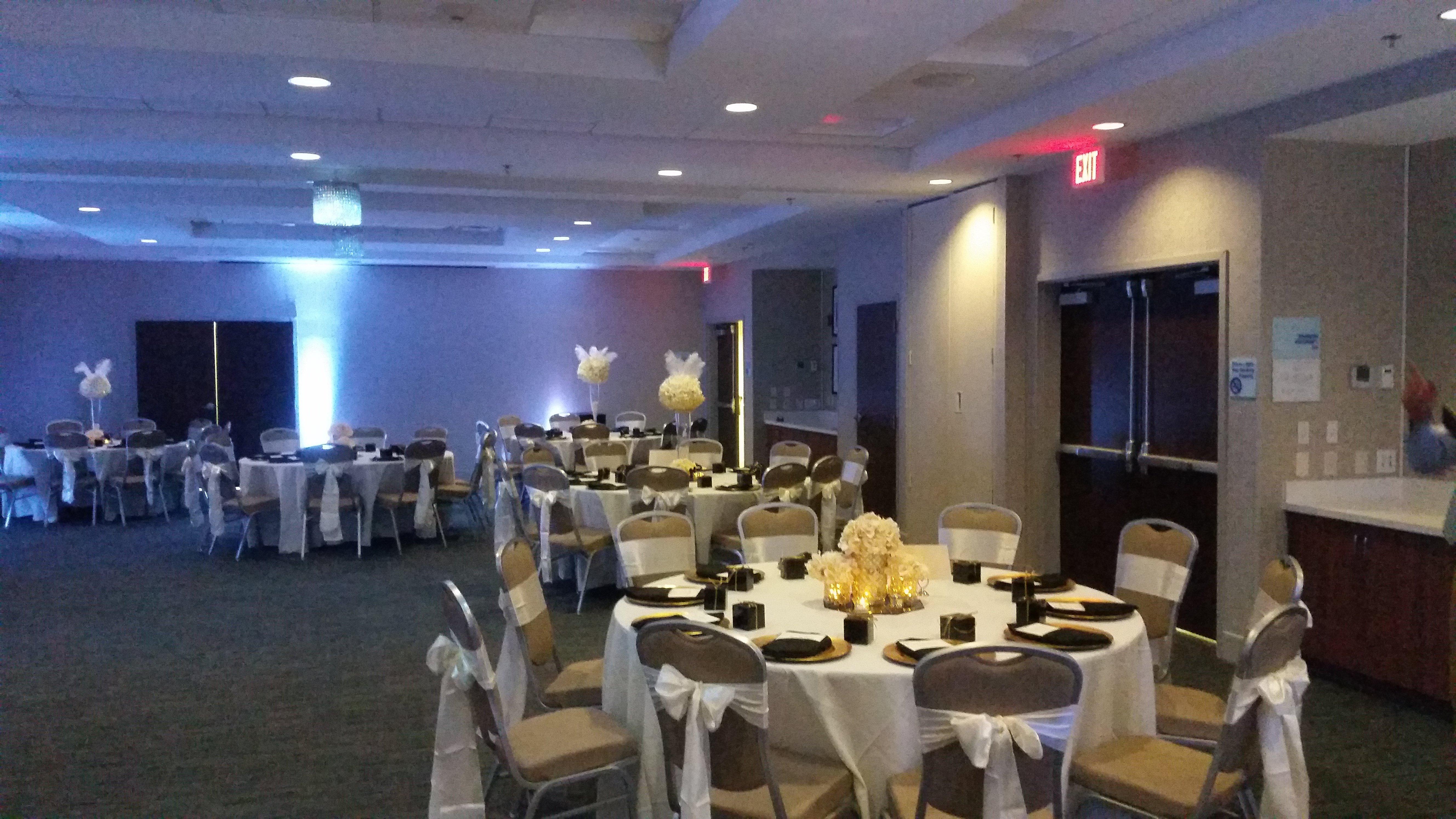 Holiday Inn Express & Suites Lexington Park California By Ihg Buitenkant foto